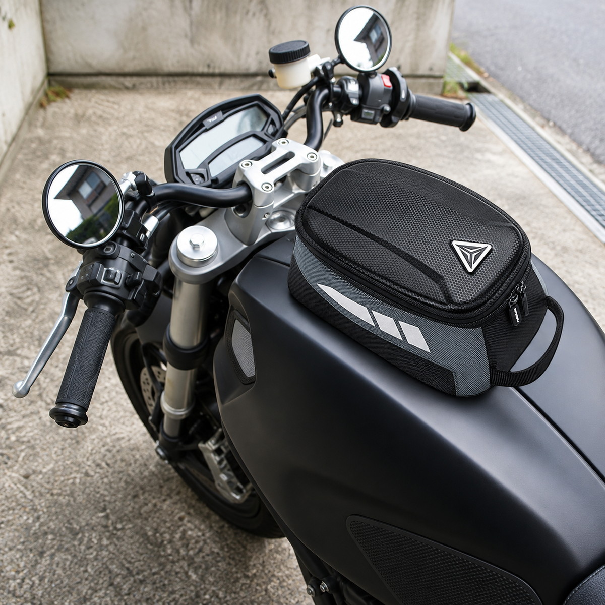 BikerZoneZ Magnetic Hard Shell Tank Bag